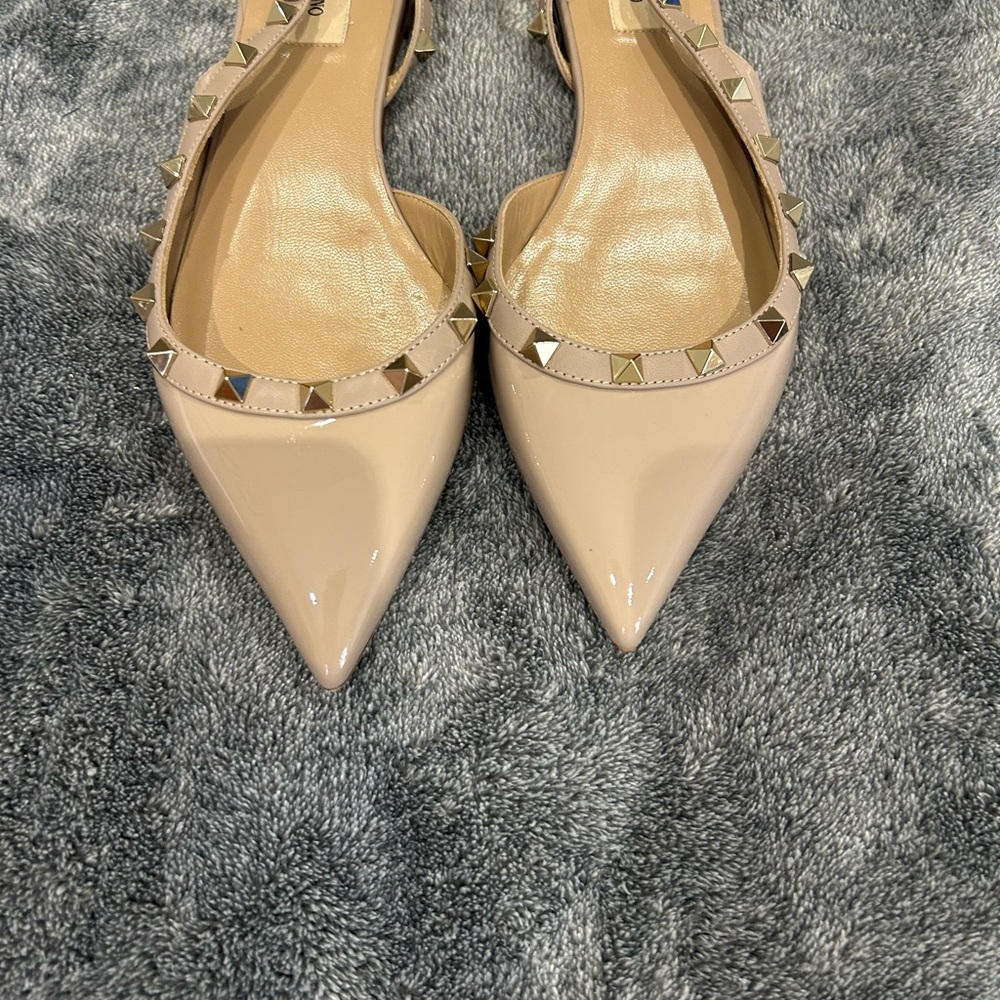 Valentino Garavani Nude Patent Studded
Slingback Flats
